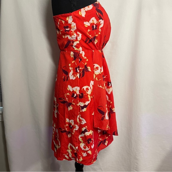 EXPRESS size 2 red floral strapless dress - Picture 2 of 4